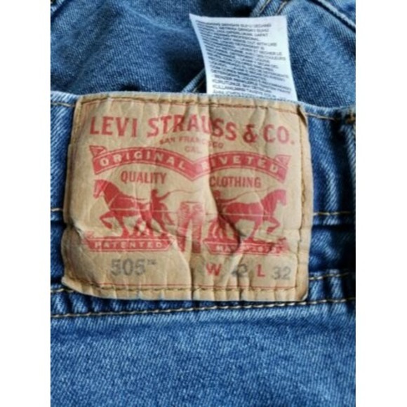 MEN'S LEVIS 505 STRAIGHT LEG JEANS  Medium Wash High Rise 42 x 32 Actual 41 x 30 - Picture 2 of 12